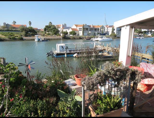 4 BEDROOM FREEHOLD FOR SALE IN PORT OWEN